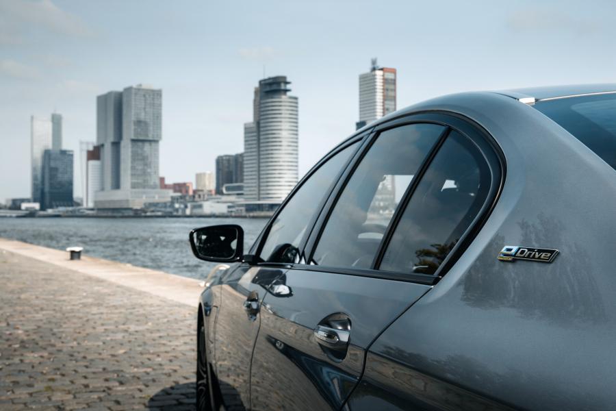 Детали экстерьера BMW 530e M Sport (G30) 2017 года  (WW) (фото 10 из 13)